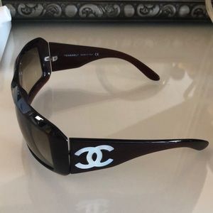 Authentic Chanel mother of pearl 5076 sunglasses